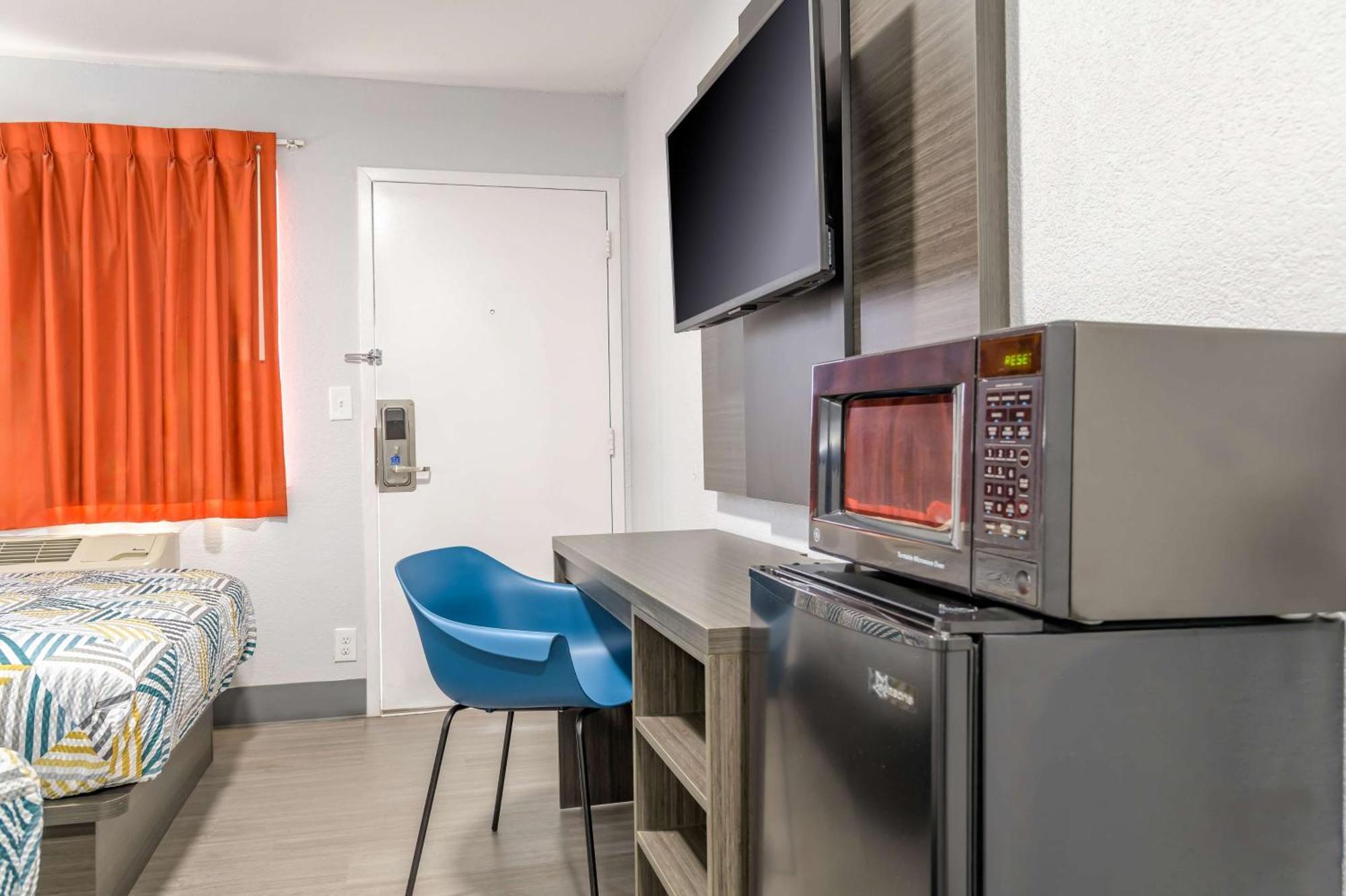 Home 6 Motel Topeka Ngoại thất bức ảnh