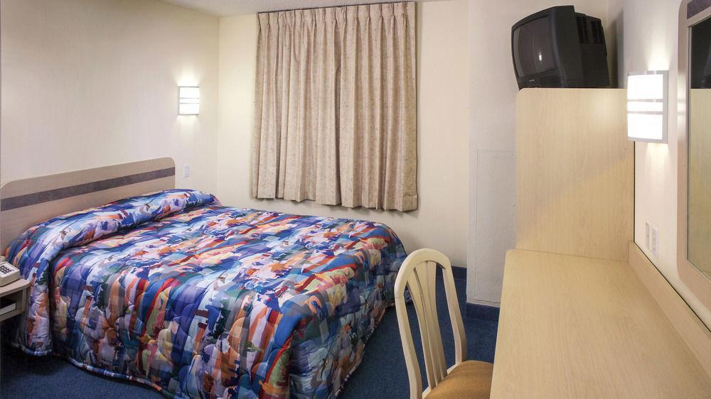 Home 6 Motel Topeka Ngoại thất bức ảnh