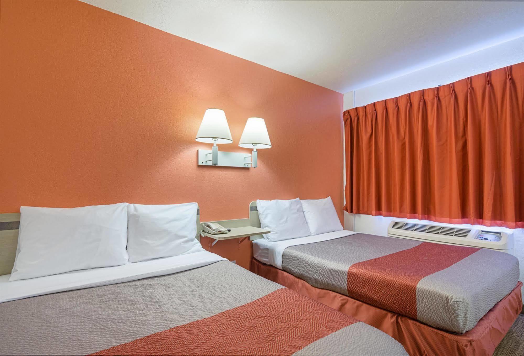 Home 6 Motel Topeka Ngoại thất bức ảnh